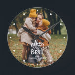 "Mama Sie sind das beste" Personalisierte Foto Runde Wanduhr<br><div class="desc">Fügen Sie Ihr Foto und Ihre Botschaft für die Mama zu diesem wunderschönen Design für ein perfektes Geschenk für Muttertag,  Weihnachten,  Geburtstag,  etc.</div>