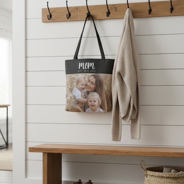 Mama: Skript-schwarzes Foto eingerichtet Tasche (simple black and white trendy new mom established dates photo tote bag for mother's day christmas)