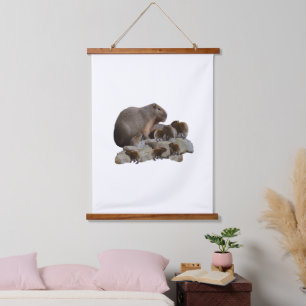 Mama und Baby Capybaras, Wandteppich Mit Holzrahmen
