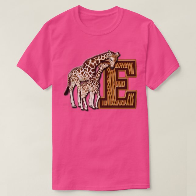 Mama und Baby Giraffe Monogramm E T-Shirt (Design vorne)
