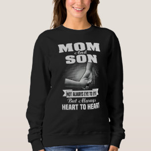 Mama und Sohn nicht immer Augen, sondern immer Her Sweatshirt
