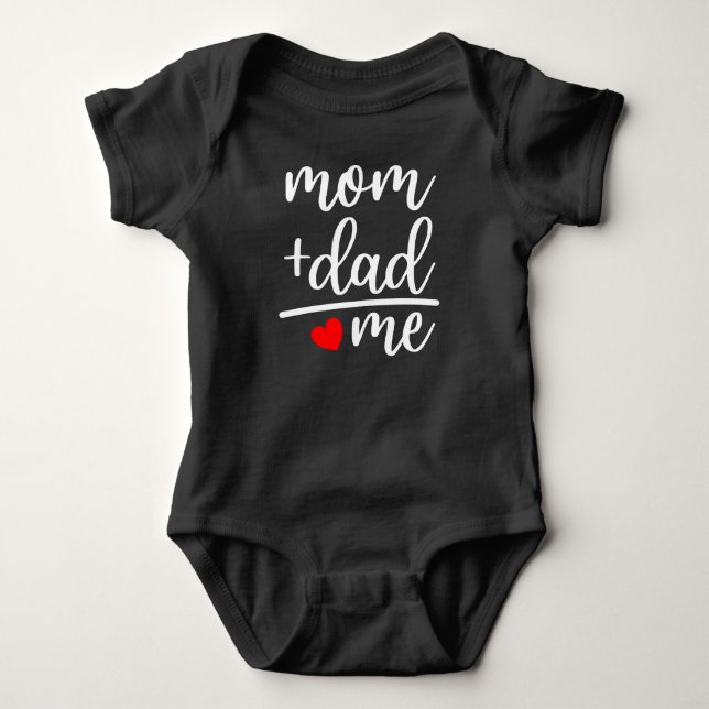 Mama + Vater = Me Baby Kleidung Baby Strampler (Vorderseite)