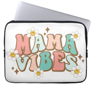 Mama Vibes mit Daisies Laptopschutzhülle