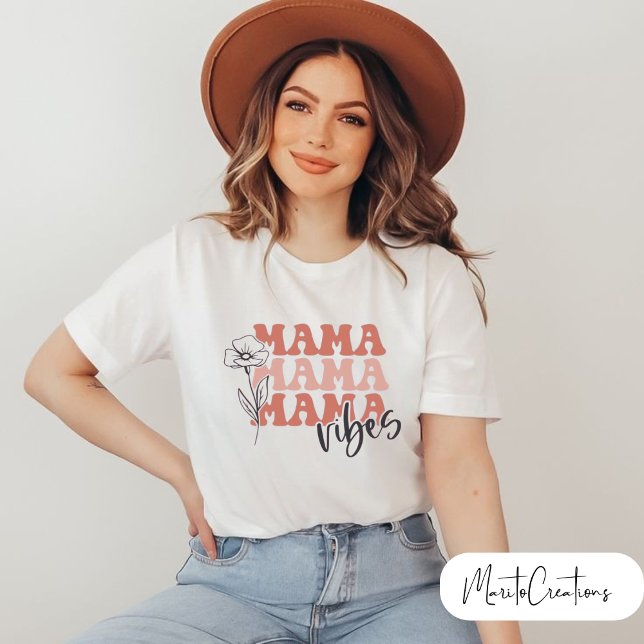 Mama vibes t-shirt, with retro typography  T-Shirt (Von Creator hochgeladen)