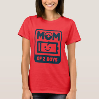 Mama von 2 Jungen mit niedrigem Akku - Humorvolle T-Shirt