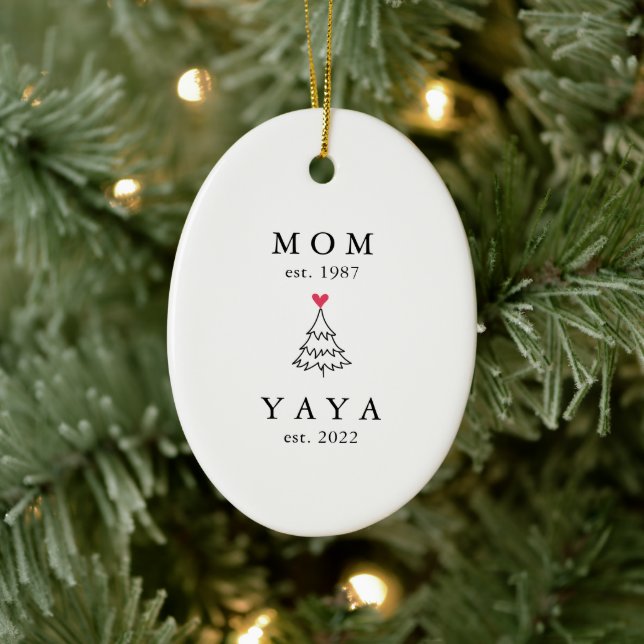 Mama | Yaya Year Est. Weihnachten Keramik Ornament (Baum)