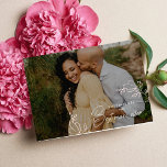 Mama zum Muttertagskarte Karte<br><div class="desc">Die Vorderseite dieser Muttertagskarte für die bald werdende Mutter ist eine elegante, individuelle Foto-Kulisse mit feinen, weißen Blume Details, die ein ruhiges und friedliches Ambiente schaffen. Die Phrase "Du wirst die beste Mutter aller Zeiten sein" wird prominent angezeigt und vermittelt Bewunderung und Ermutigung für die erwartete Reise der Mutter. Im...</div>