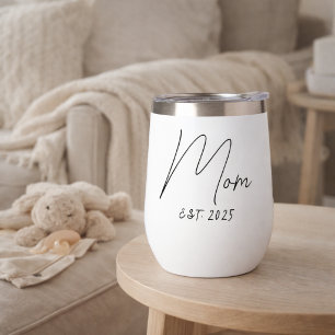Maman a établi un nouveau cadeau pour maman