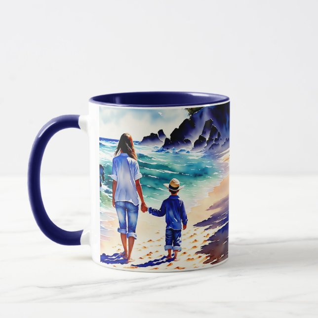Maman et Fils marchent à la Mug Beach (Gauche)