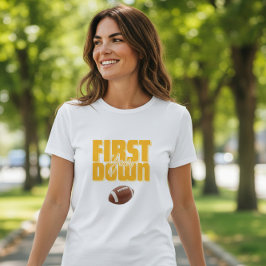 Mamas erstes Jahr Down Football Text Gelb T-Shirt