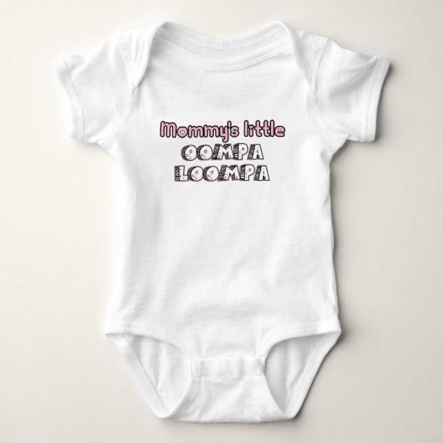 Mama's kleiner Oompa-Loompa-Rosa Baby Strampler (Vorderseite)