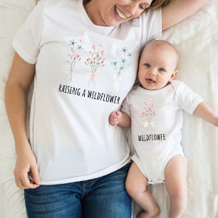 Mami und Mini-Wildblume Baby Strampler