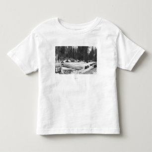 Mammutbaum-Nationalpark-Schnee-Szene im Dorf Kleinkind T-shirt