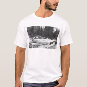 Mammutbaum-Nationalpark-Schnee-Szene im Dorf T-Shirt