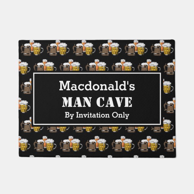 MAN CAVE Neuheit Drei Biere ZOLLBARES Schwarz Fußmatte (Vorderseite)