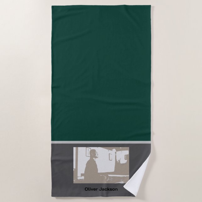 Man in Yoga pose Strandtuch (Vorderseite)