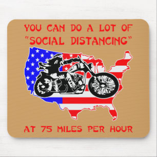 Man kann viel soziale Distanz mit 195 km/h machen Mousepad