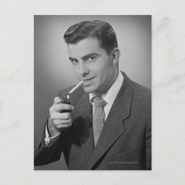 Man Lighting Cigarette Postkarte (Vorderseite)
