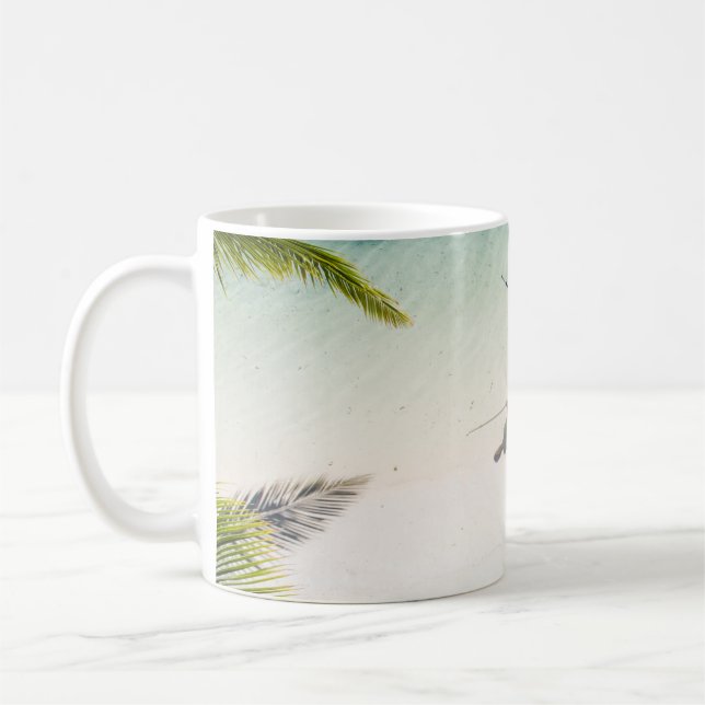 Man surft am Strand Kaffeetasse (Links)