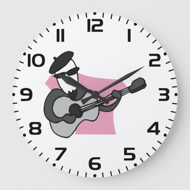Man Wearing Beret Playing Acoustic Guitar Große Wanduhr (Vorderseite)