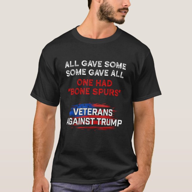 Manche gaben allen einen Knochensturm gegen Vetera T-Shirt (Vorderseite)