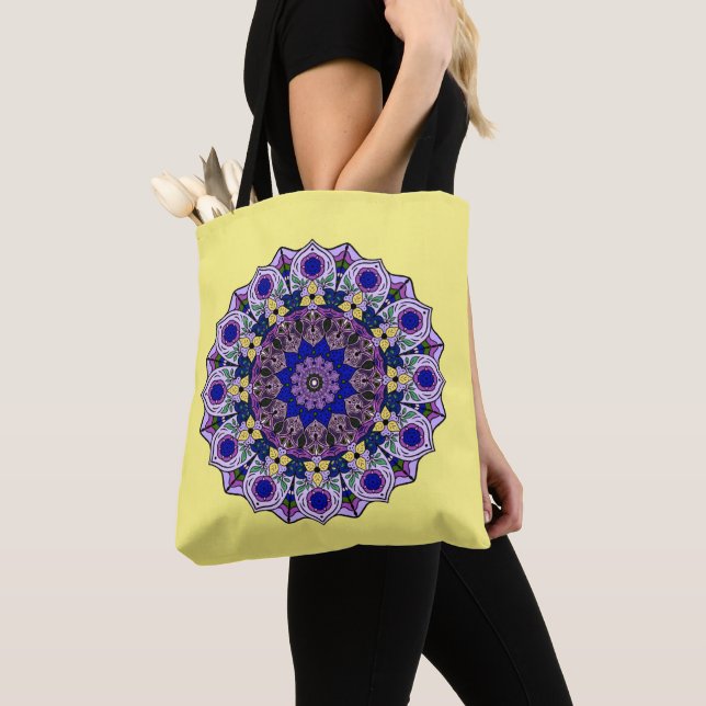 Mandala Blueberry 12 Blue Violet on Yellow - Tasche (Von Nahem)