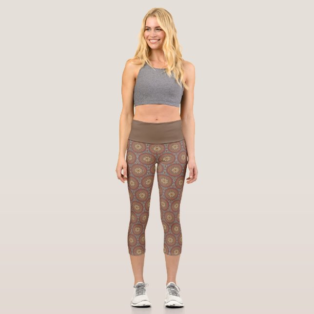 Mandala Brown Capri Leggings (Vorderseite)