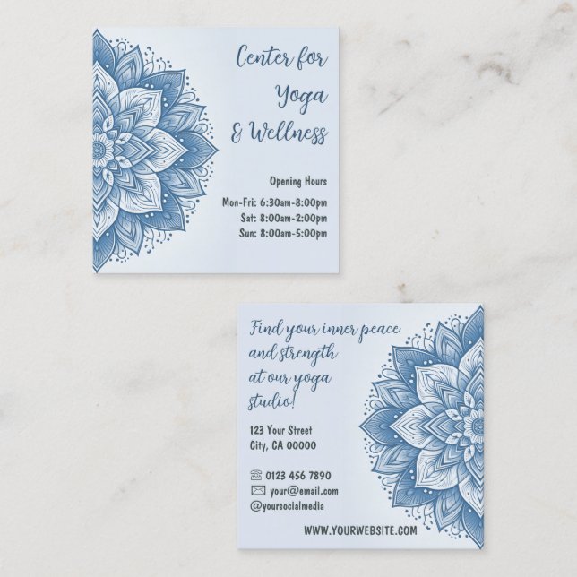 Mandala Floral Design Yoga Studio Sky Blue Pastel Quadratische Visitenkarte (Vorne/Hinten)