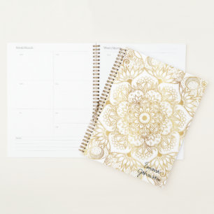 Mandala Floral Élégant en Or Blanc