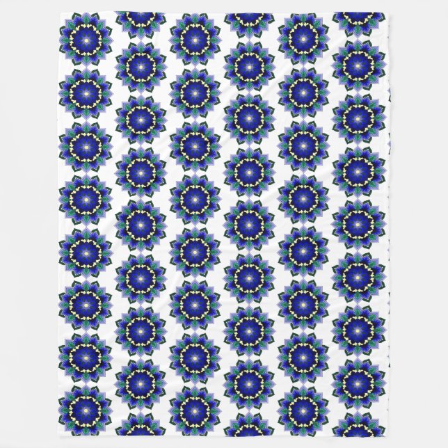 Mandala Muster 02 in dunkelblau Fleece Blanket (Vorderseite)