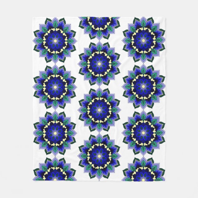 Mandala Muster 02 in dunkelblau Fleece Blanket (Vorderseite)