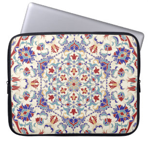 Mandala-Schönheit: Farbige kulturelle Mosaik Laptopschutzhülle