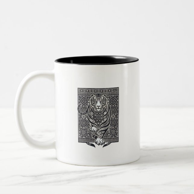 Mandala-Tiger-Patchwork  Zweifarbige Tasse (Links)