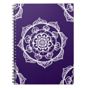 Mandalas auf Lila Notizblock