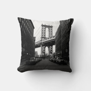 MANHATTAN BRIDGE KISSEN