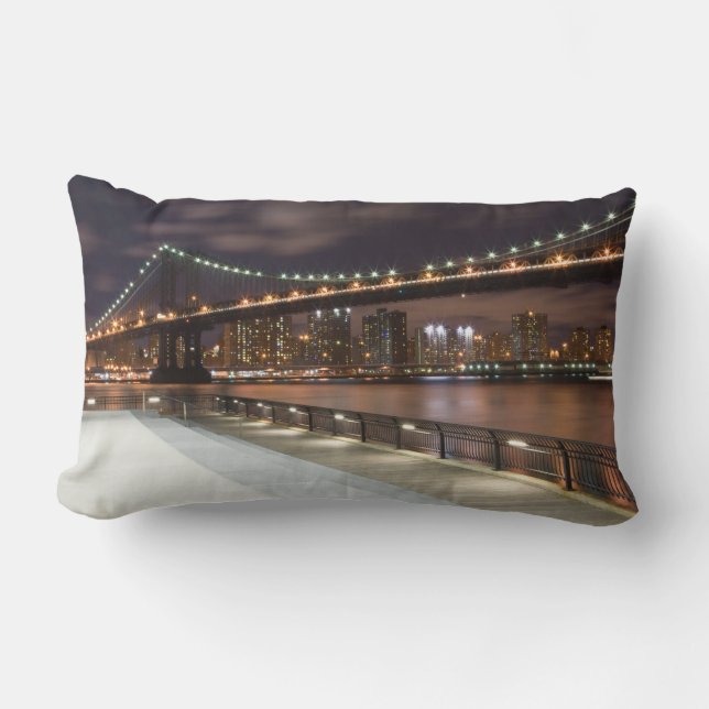Manhattan Bridge und NYC Skyline Lendenkissen (Vorderseite)