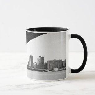 Manhattan-Brücke und Skyline, New York, US Tasse