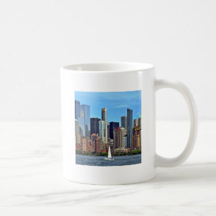 Manhattan NY - Sailboat By Manhattan Skyline Kaffeetasse