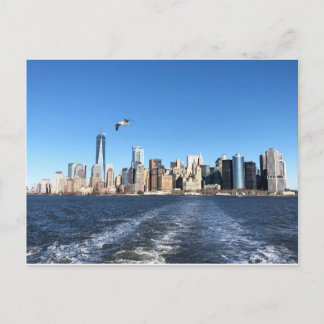 Manhattan Skyline von Ferry, New York City Postkarte