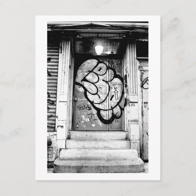 Manhattan Soho Graffiti Tagged Doorway Postkarte (Vorderseite)