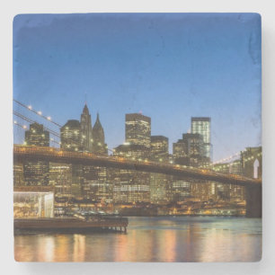 Manhattan und Brooklyn-Brücke an der Dämmerung Steinuntersetzer