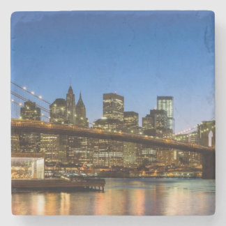 Manhattan und Brooklyn-Brücke an der Dämmerung Steinuntersetzer