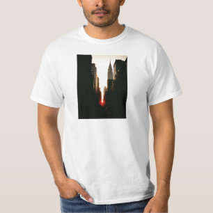 Manhattanhenge Sonnenuntergang und das T-Shirt