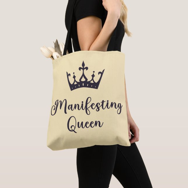 Manifestation von Queen Black Letters Tasche (Von Nahem)