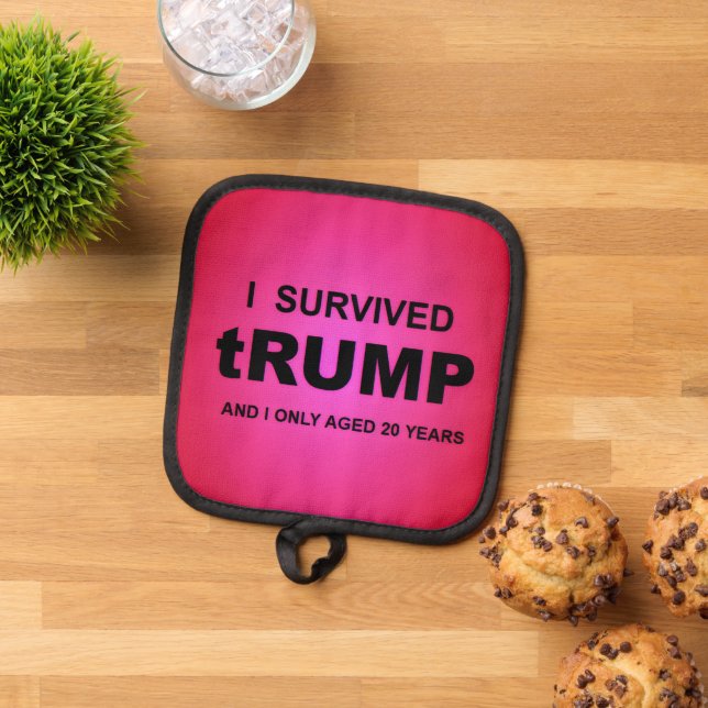 Manique I Survived tRUMP (De haut en bas)