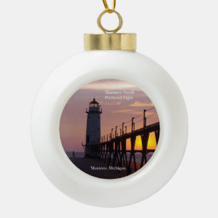 Manistee NordPierhead helle Keramik Kugel-Ornament