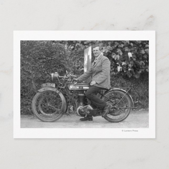 Mann auf dem alten B.S.A. Motorrad Postkarte (Vorderseite)