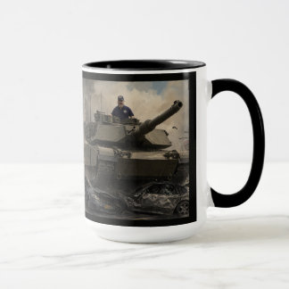 Mann auf Panzer Tasse