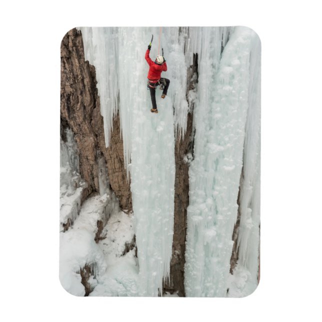 Mann beim Eisklettern, Colorado Magnet (Vertikal)