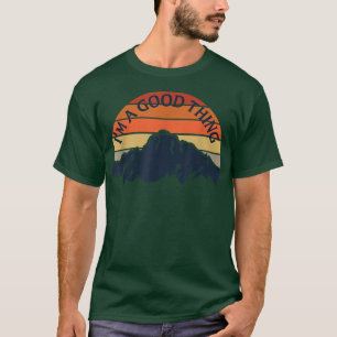 Mann, der eine Ehefrau findet, die er findet, eine T-Shirt
